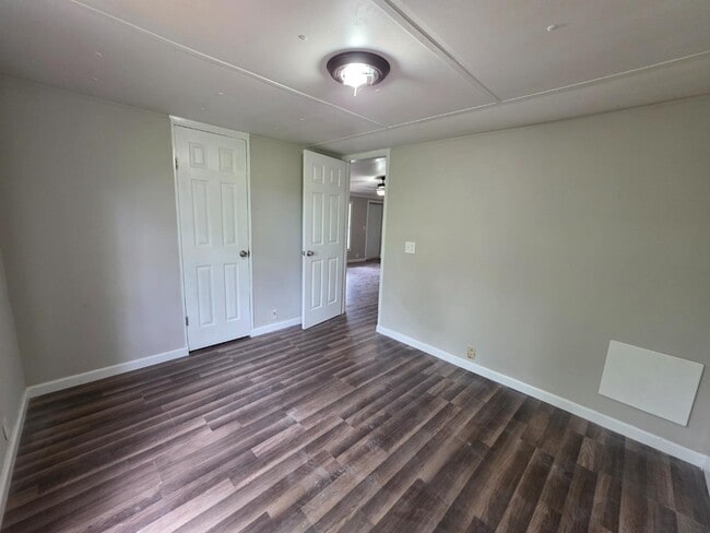 Building Photo - 1577 Corinth Poseyville Rd