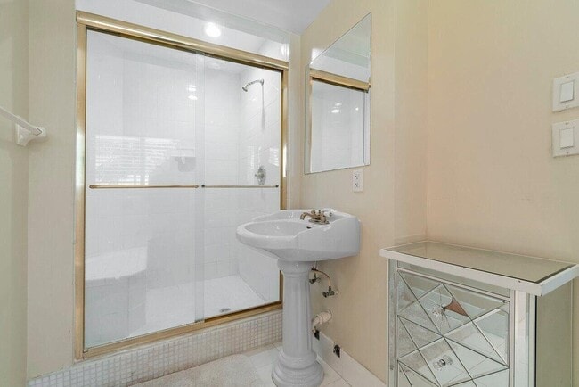 Building Photo - 3 Ocean Ln