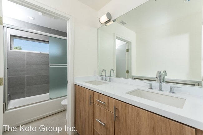 Building Photo - 7 br, 4 bath House - 6779 Del Playa Drive
