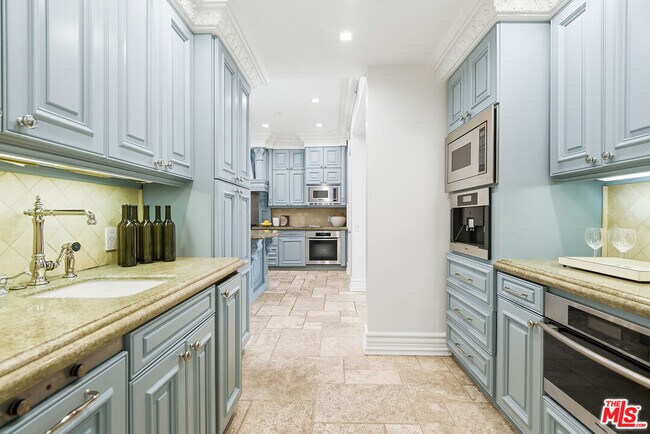 Building Photo - 407 Robert Ln