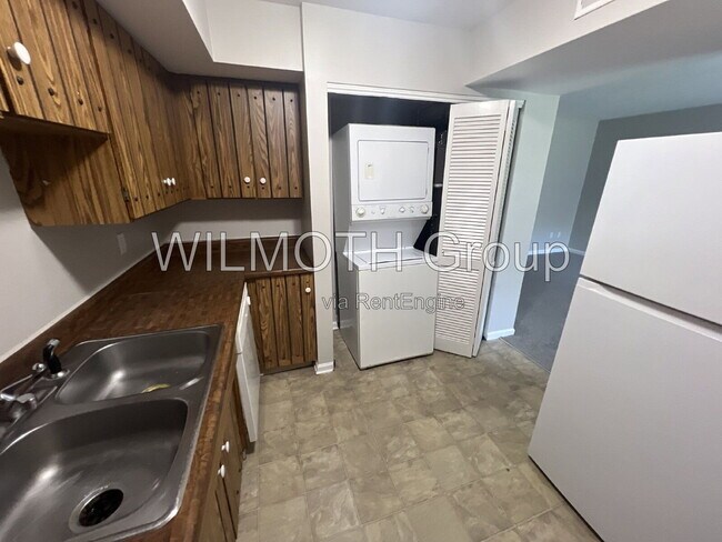 Building Photo - 1310 Millerwood Dr