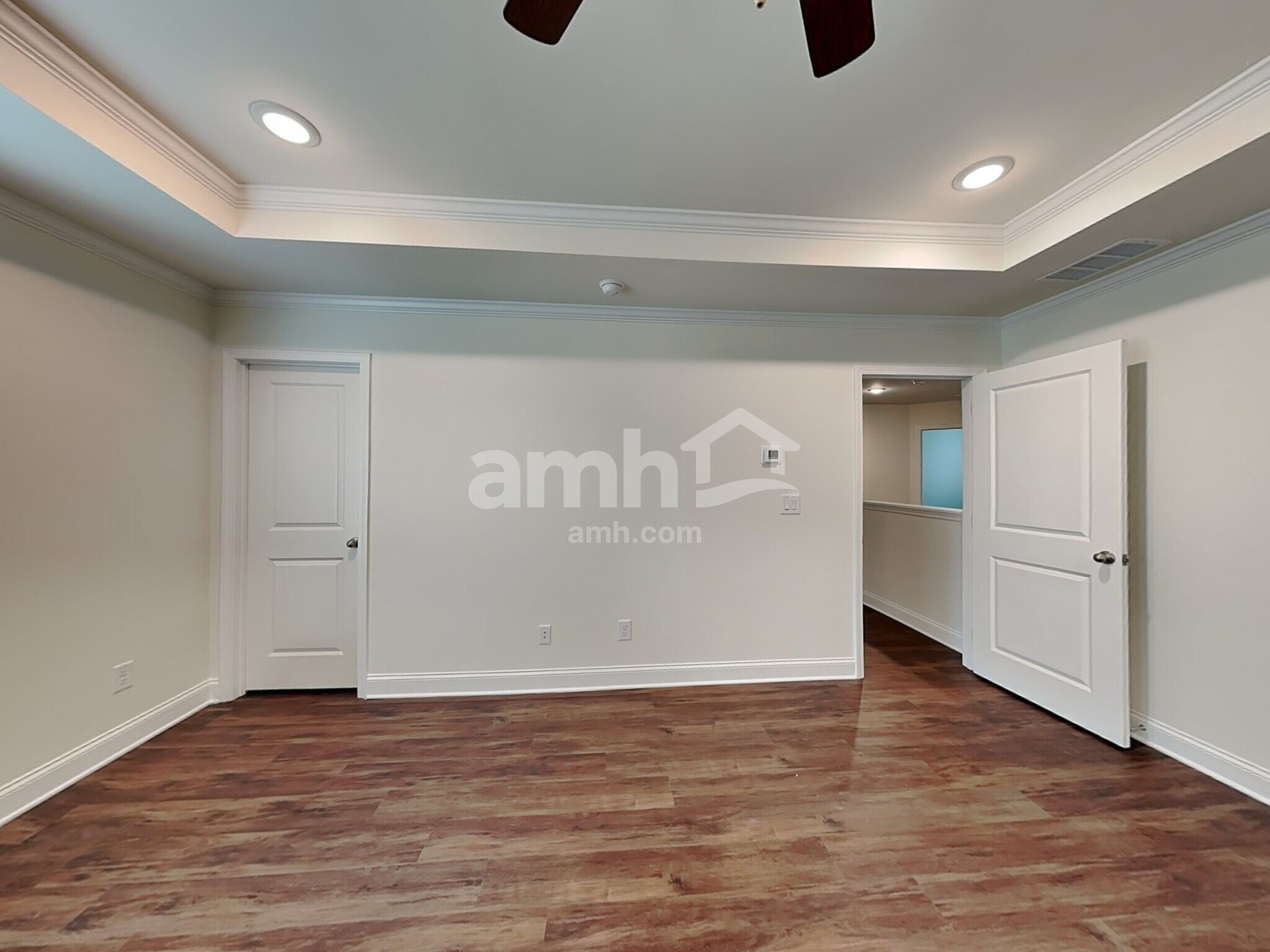 Building Photo - 303 Pecan Dr