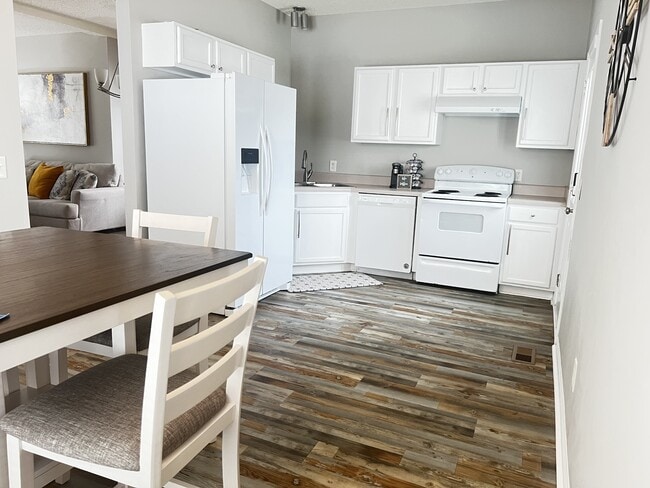 Building Photo - 714 Integrity Oaks Dr