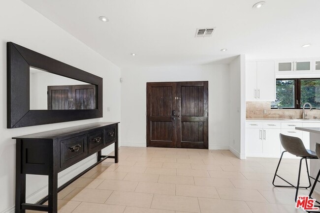 Building Photo - 13201 Bloomfield St