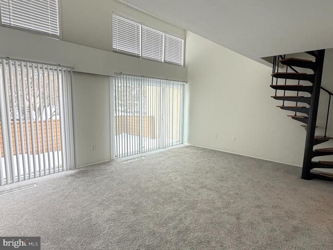 Building Photo - 5485 Harpers Farm Rd