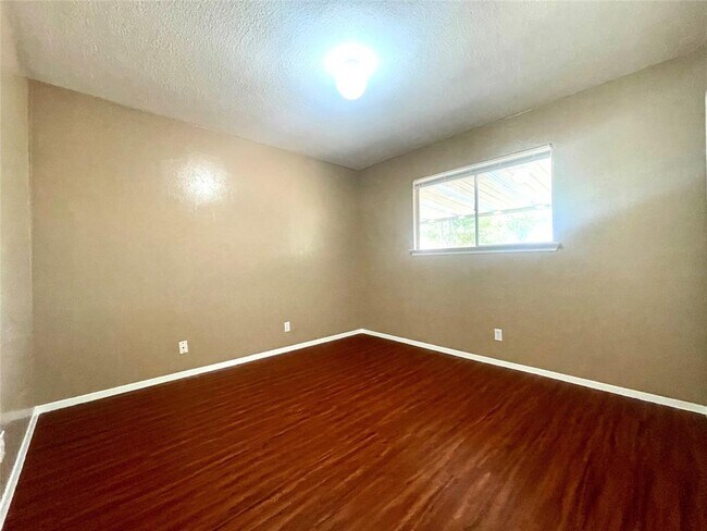 Building Photo - 11600 Fast Horse Dr