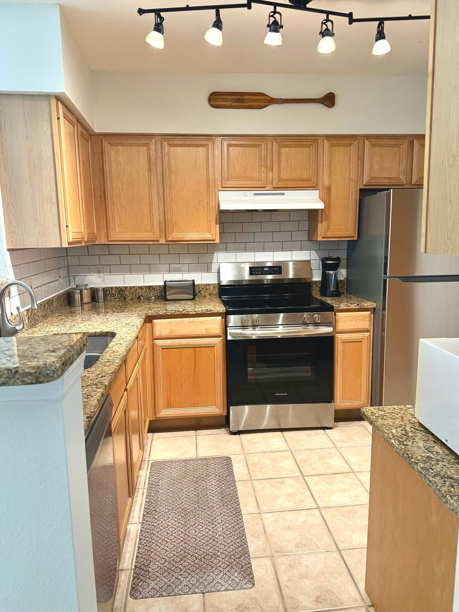 Building Photo - 1000 Villagio Cir