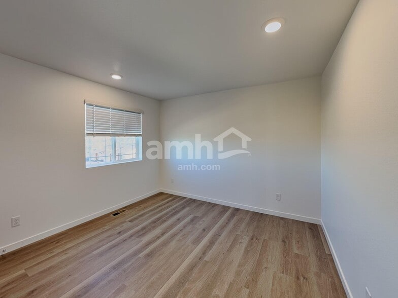 Building Photo - 26142 E Calhoun Pl