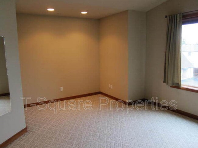 Building Photo - 14819 35th Ave W