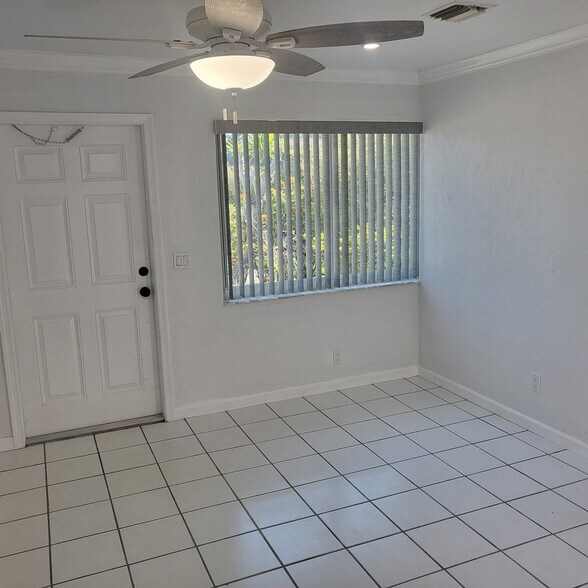 Building Photo - 4884 Bonanza Ct