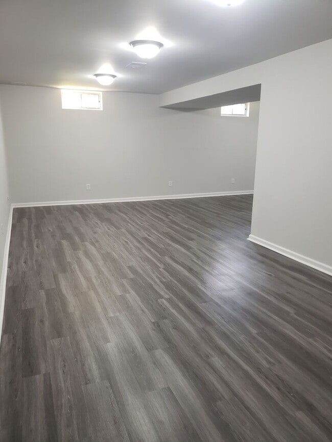 Building Photo - Very nice 3 Level in Fredericksburg!