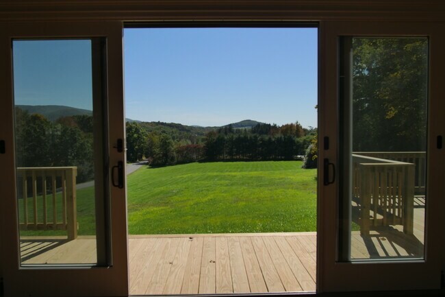 Building Photo - 589 Overlook Rd
