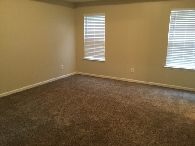 Building Photo - 3846 Pauline Ln