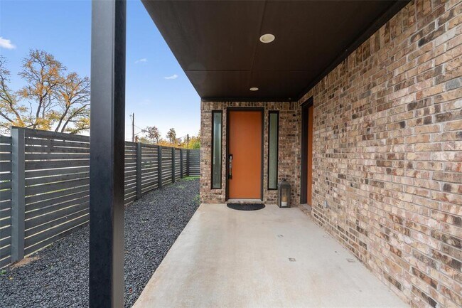 Building Photo - 5002 Pecan Springs Rd