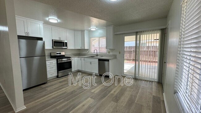 Building Photo - 14605 Perham Dr