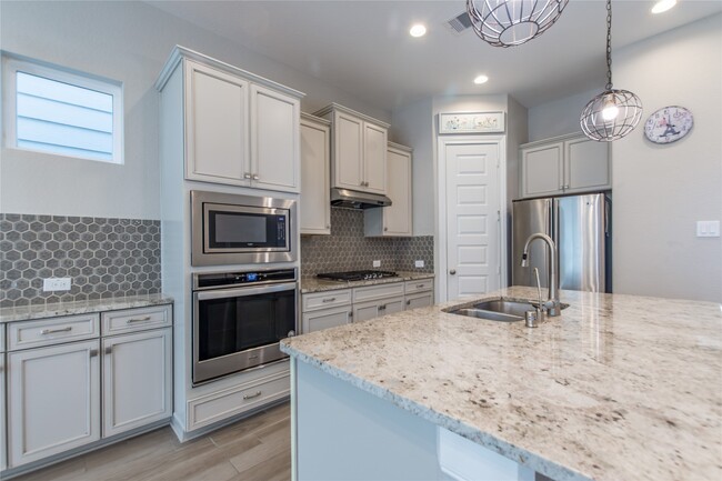 Primary Photo - 10013 Granary Dr