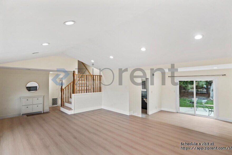 Building Photo - 1019 Pilinut Ct