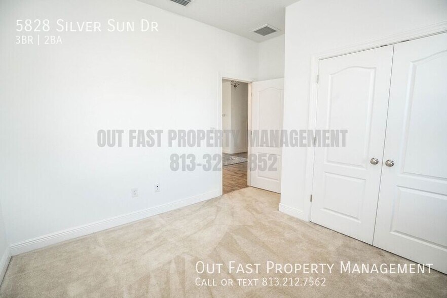 Building Photo - 5828 Silver Sun Dr