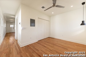 Building Photo - 911 N Mesquite St