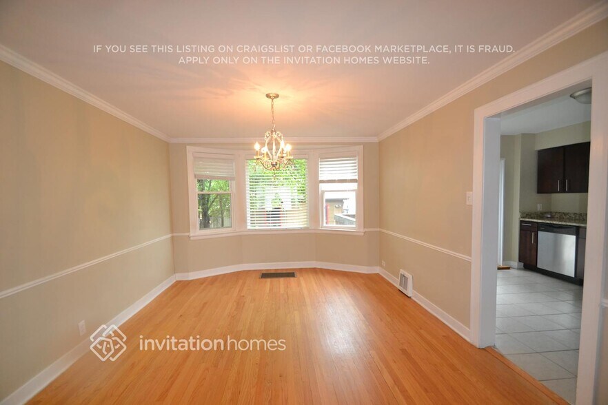 Building Photo - 2904 N McVicker Ave