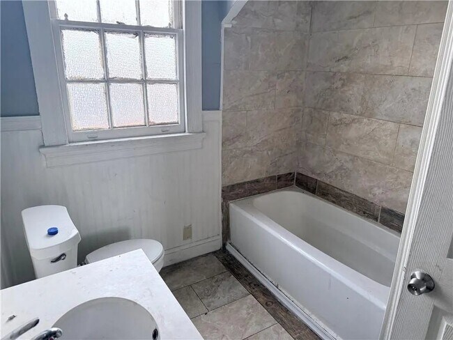 Building Photo - 3228 Pauger St
