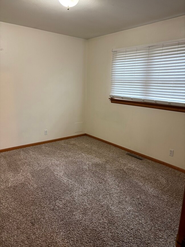 Building Photo - 215 N Ninth St