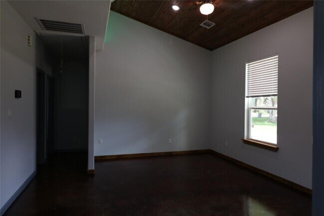 Building Photo - 8302 Park St