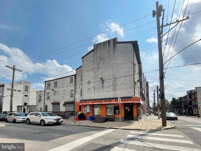 Building Photo - 619 N 11th St