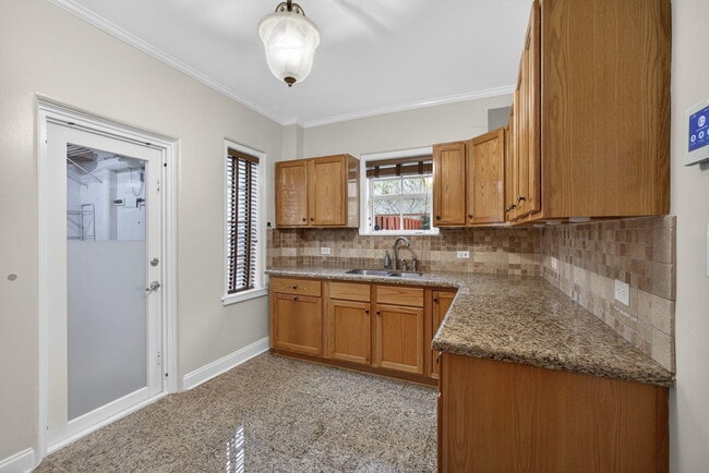 Building Photo - 616 Upland Rd