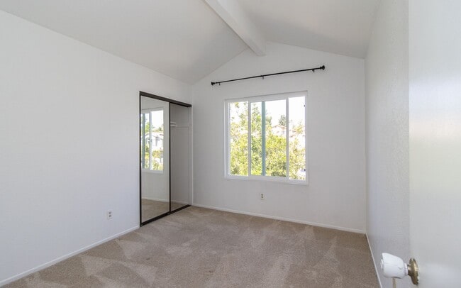 Building Photo - Updated Rancho Del Oro 3 bedroom 2 bath home