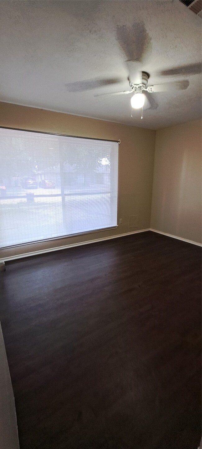 Building Photo - 2426 Spring Dusk Dr