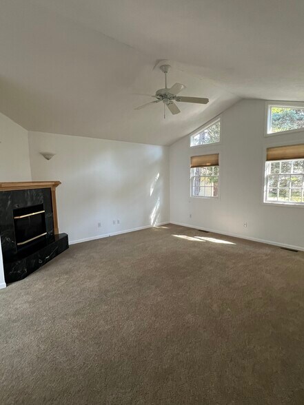 Living room - 214 W Sixteenth St