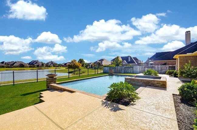 Building Photo - 2703 Bonnie Bray Dr