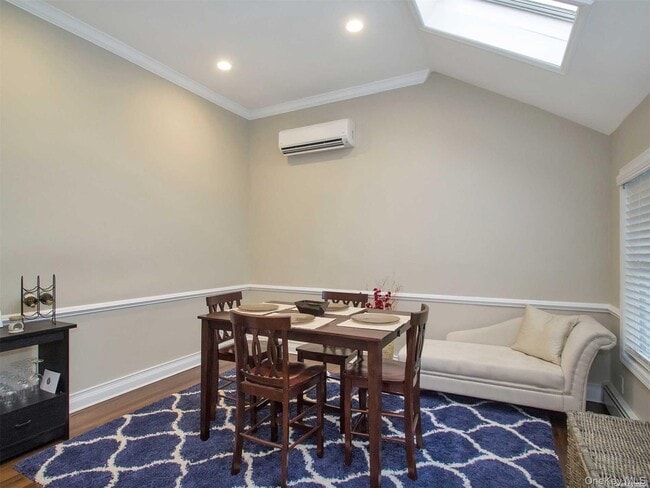 Building Photo - 11 Pratt St