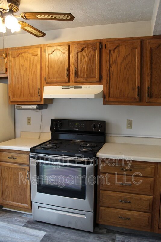 Building Photo - 501 Tyler Dr