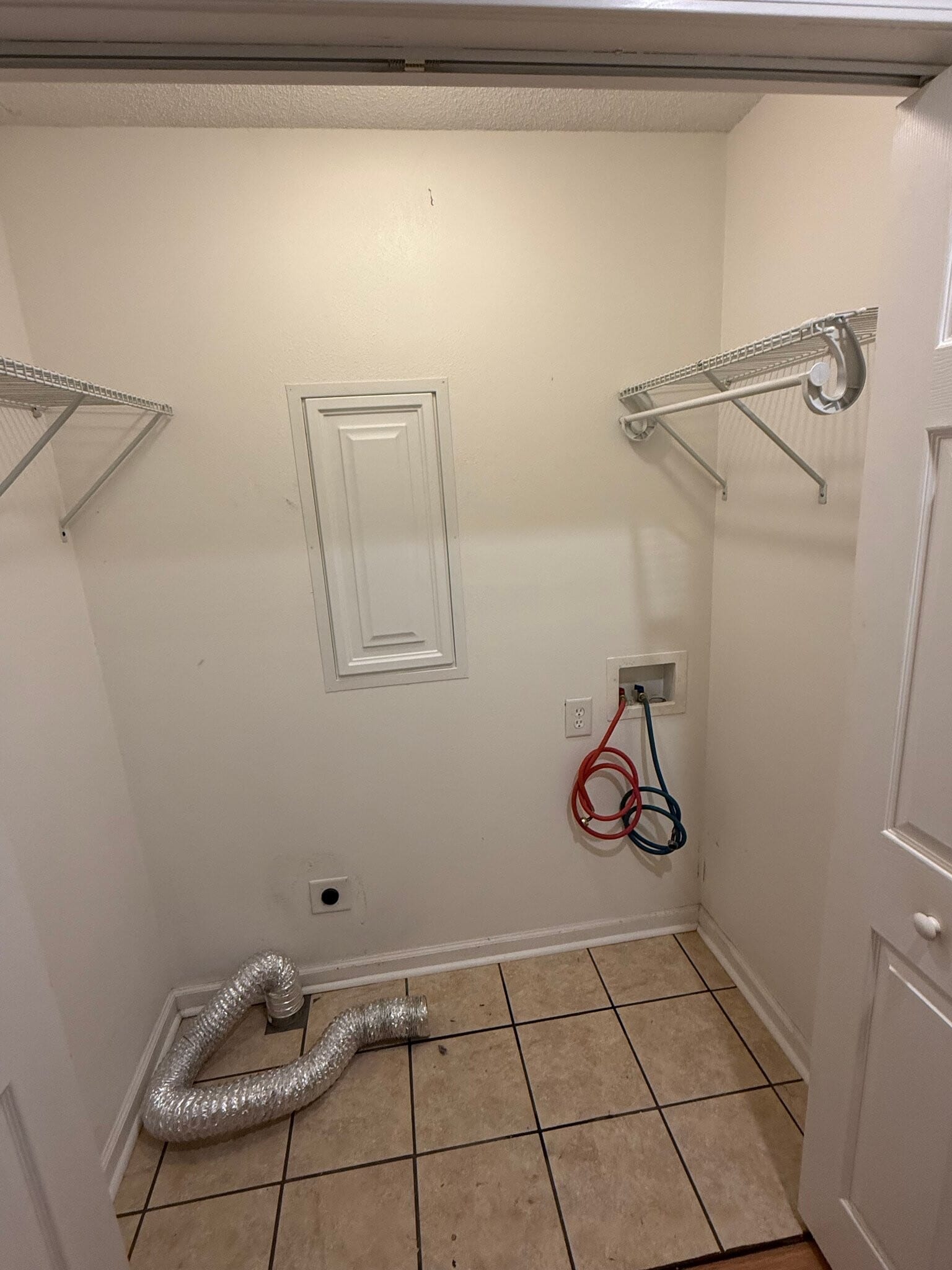 Building Photo - 123 Brewer Rd