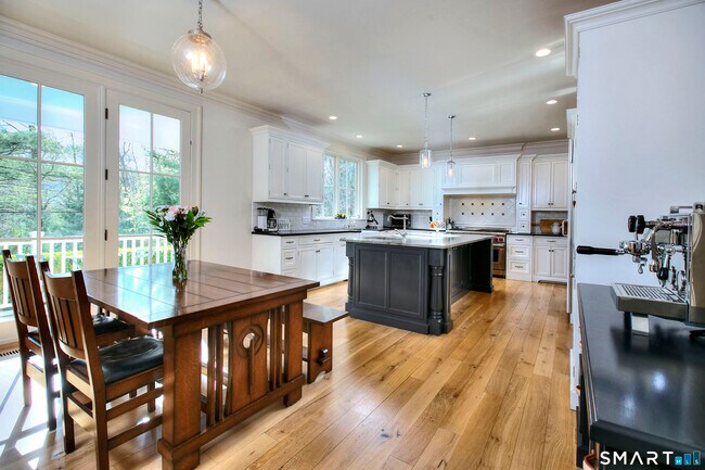 Building Photo - 37 Beaver Brk Rd