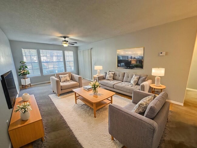 Building Photo - TW1613