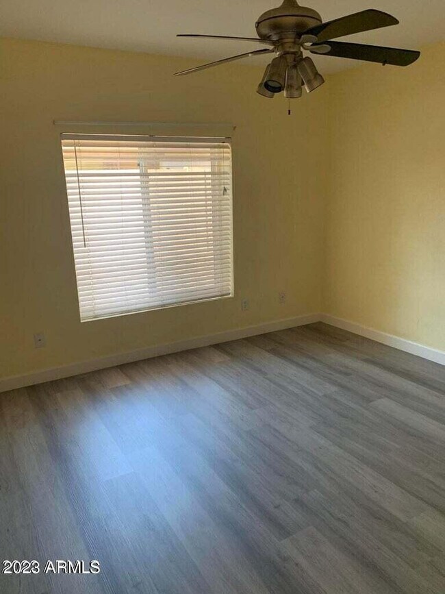 Building Photo - 557 S Sunwood Cir