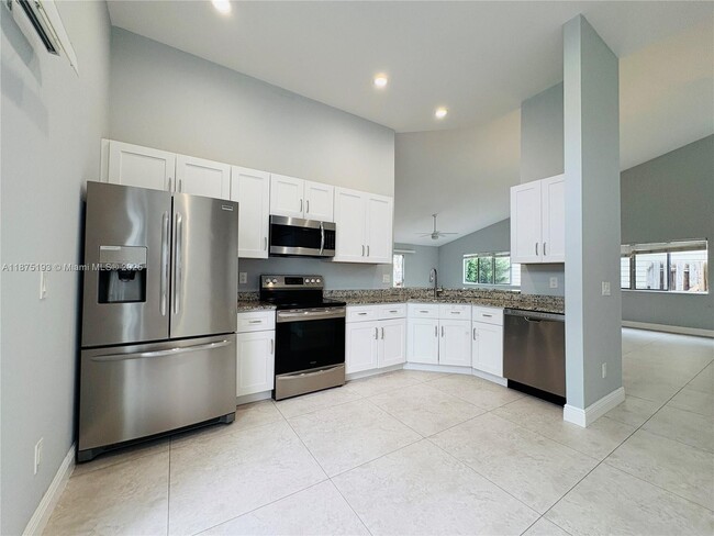Building Photo - 8579 Dynasty Dr