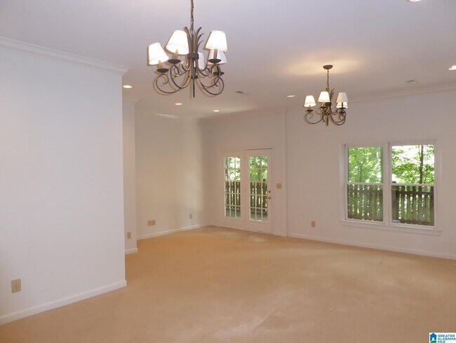 Building Photo - 1040 Cole Cir