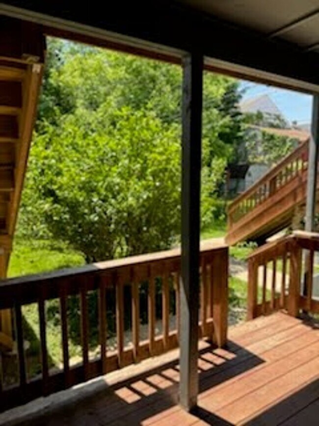 Building Photo - 1046 Northampton St