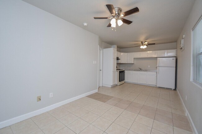 Building Photo - 2117 Thonig Rd