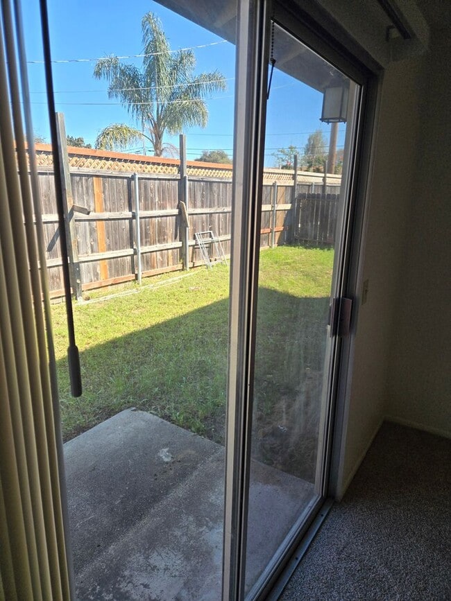 Building Photo - 220spr