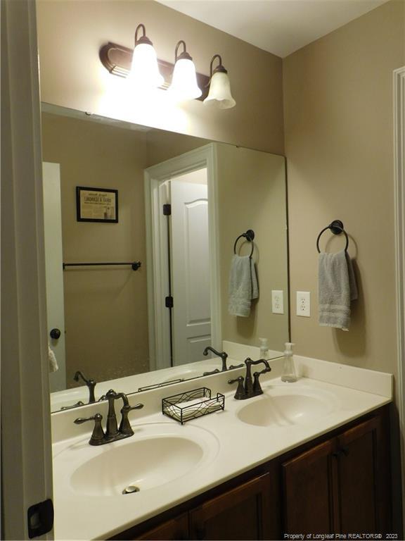 Building Photo - 100 Heather Brook Cir