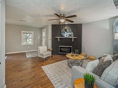 Living Room - 700 S Grange Ave