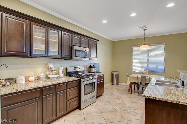 Building Photo - 44 Delighted Ave