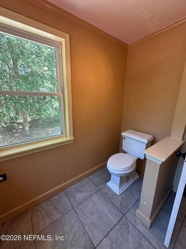 Building Photo - Private Retreat!
