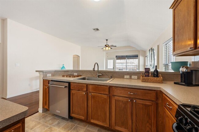 Building Photo - 221 Stone Crest Blvd