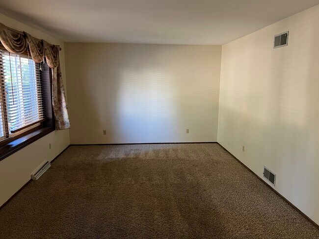 Living Room 1st floor - 2015 Kilps Dr